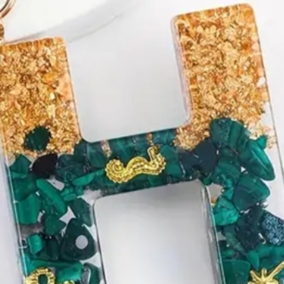 NEW! Resin Letter "H" Initial Keychain Purse  Charm w/ Seahorse & Gold Star - Picture 4 of 6